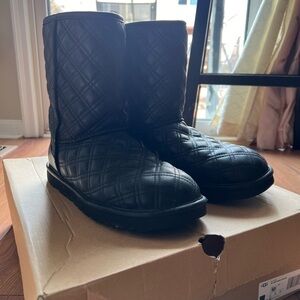 Women’s Classic Short II Quilted Uggs